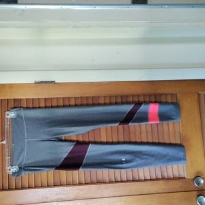 Under Armor women's size medium heat gear leggings